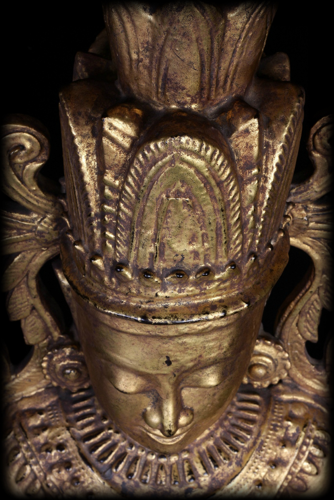 Extremely Rare 18C Wood Crown Shan Burma Buddha #A040